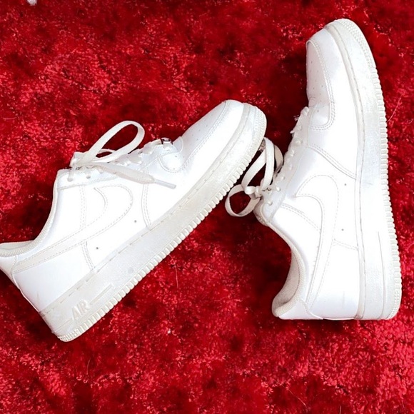 Nike Shoes - Nike Air Force 1